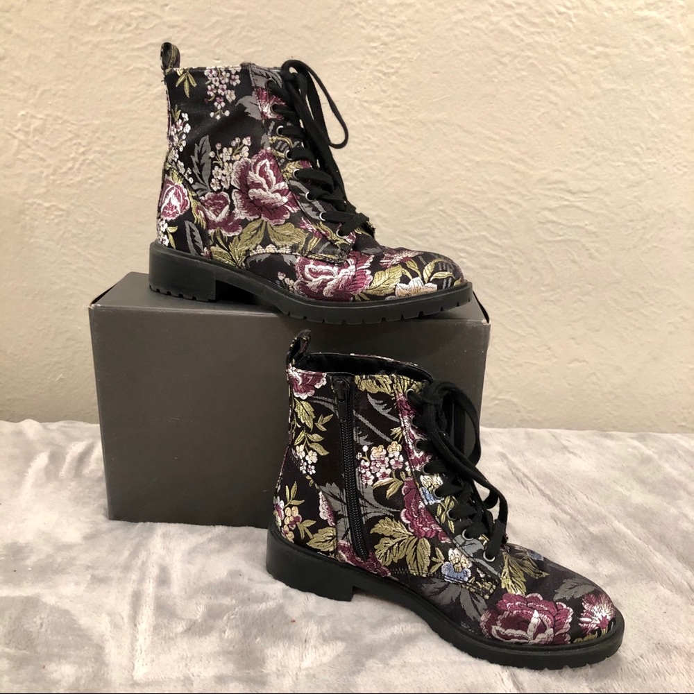 Steve Madden Combat Boots Floral Sz 6